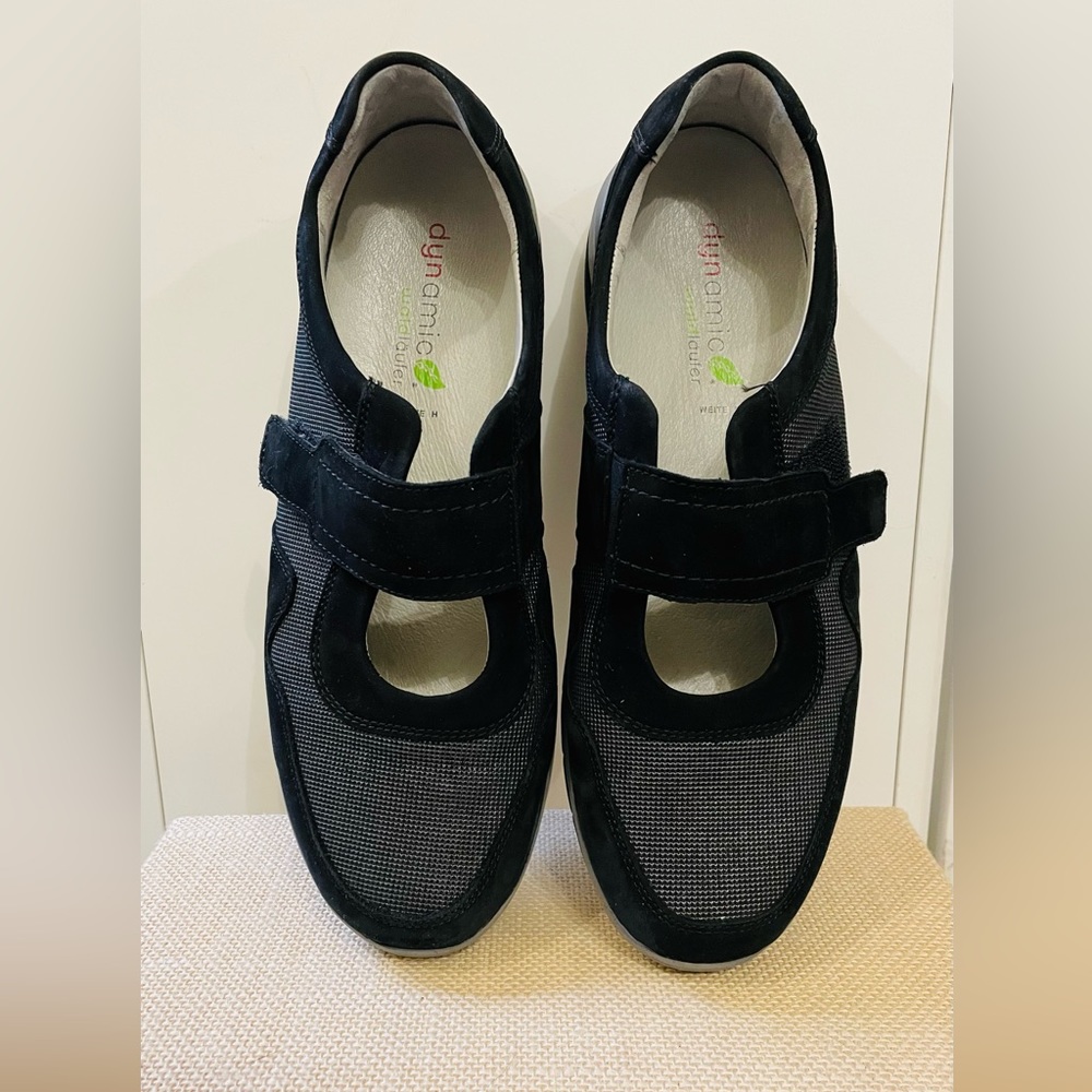 Dynamic Brand. Like New, Stability Shoe.